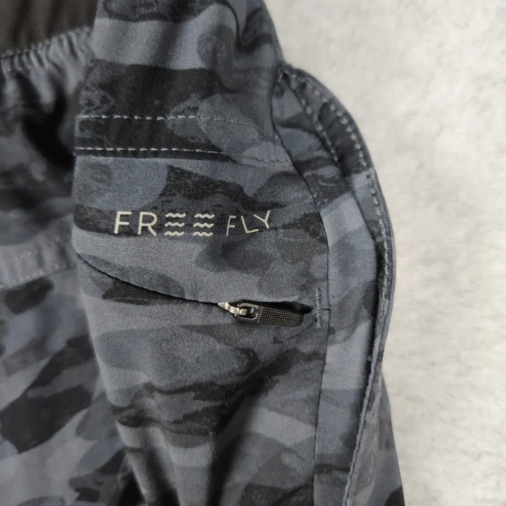 Free Fly Men Large Gray Shorts Breeze Active Camo Lined Athletic Gym Performance